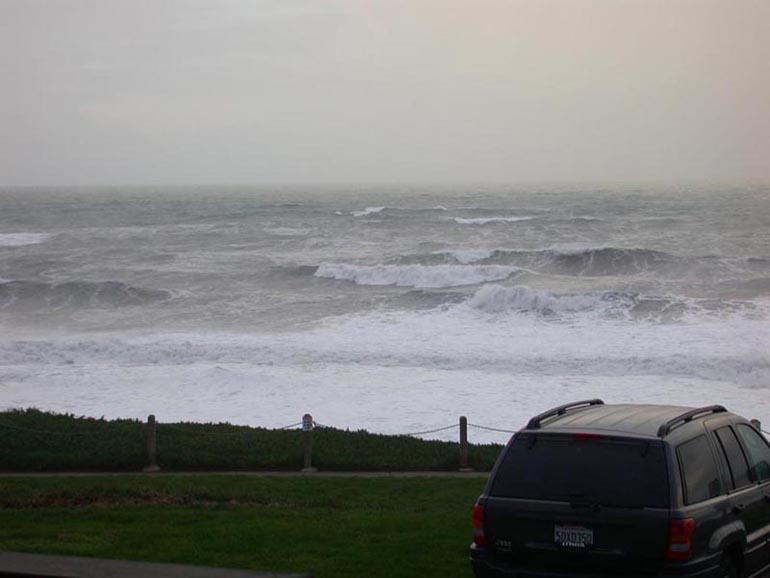 During a heavy storm, Pacifica California enjoys some large waves
