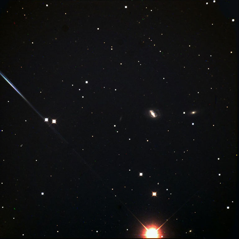M40 - Winnecke 4, Double-Star (left of center)