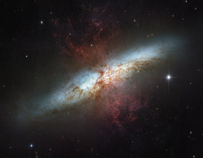 Hubble M82